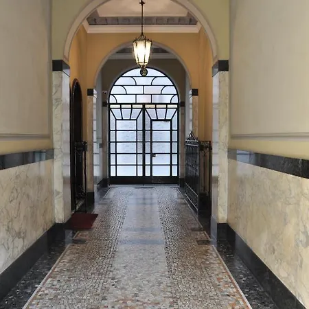 C - Design Bilo -m3- 8 Min Dal Duomo Lägenhet