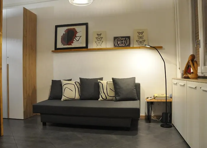 C - Design Bilo -m3- 8 Min Dal Duomo アパート ミラノ